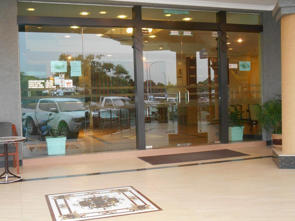 Sai Villa Hotel Near Klia & Klia2 Nilai Eksteriør billede