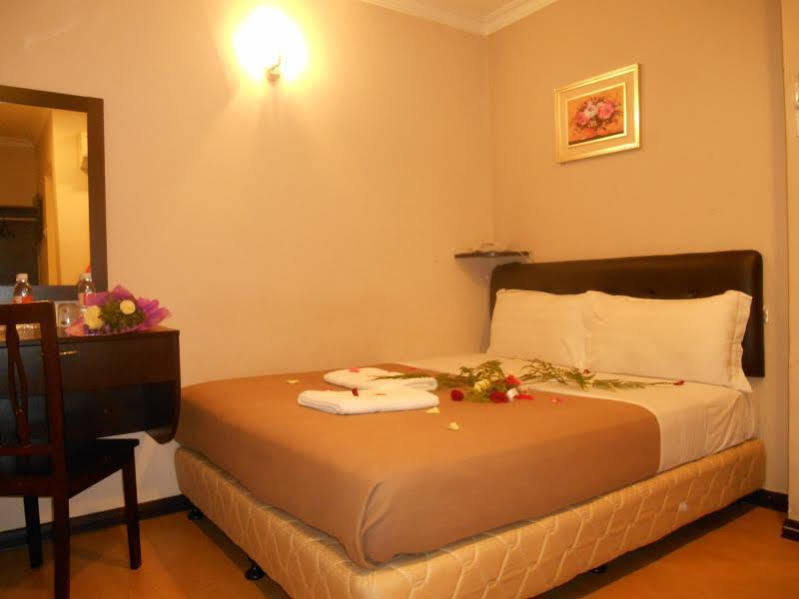 Sai Villa Hotel Near Klia & Klia2 Nilai Eksteriør billede
