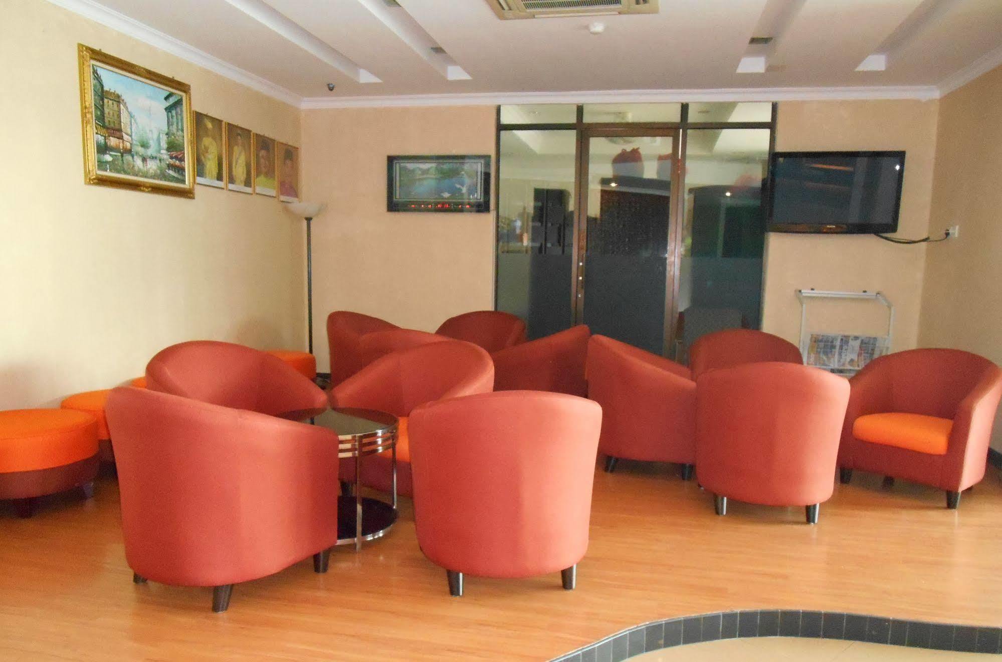 Sai Villa Hotel Near Klia & Klia2 Nilai Eksteriør billede