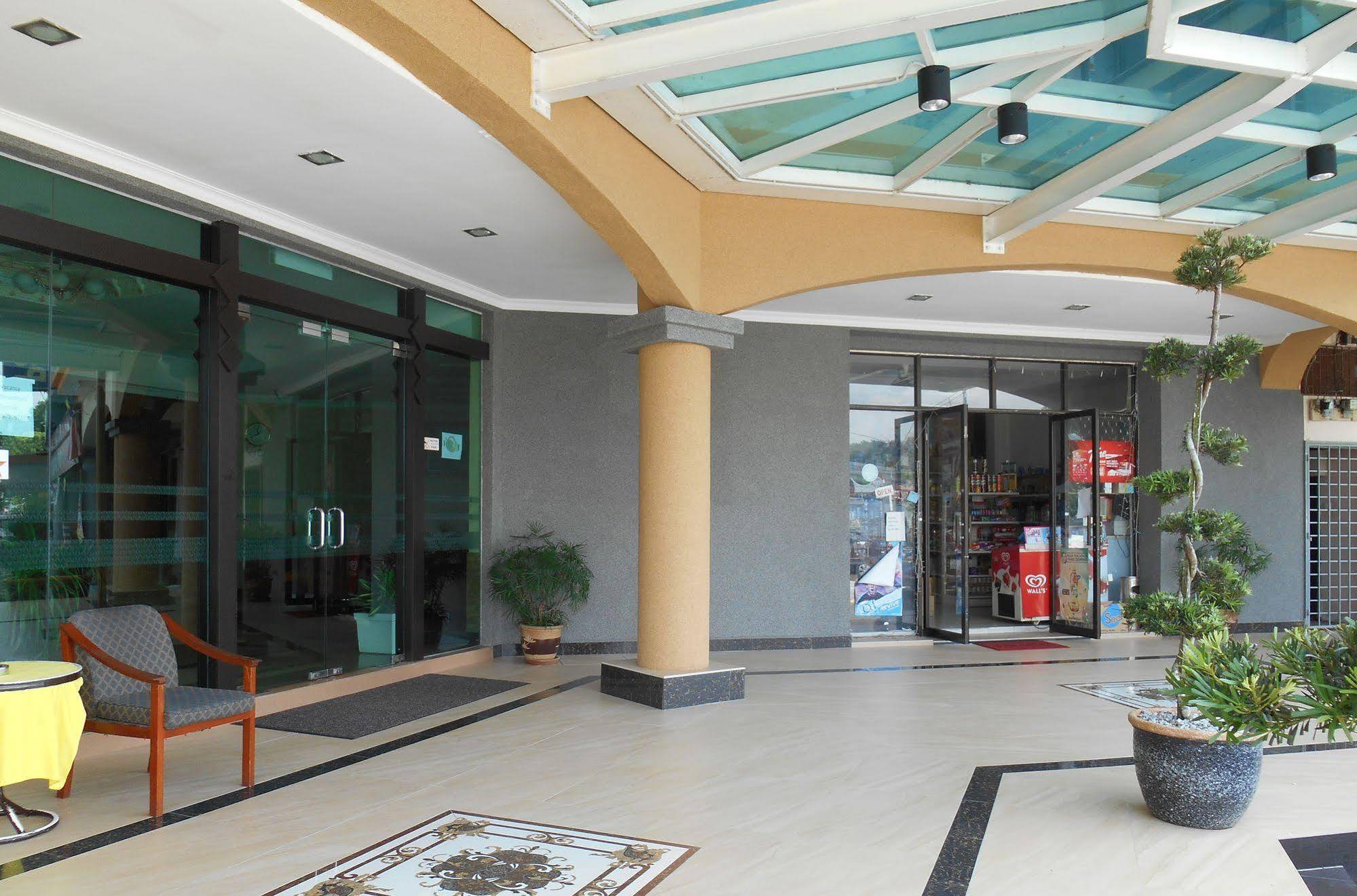 Sai Villa Hotel Near Klia & Klia2 Nilai Eksteriør billede